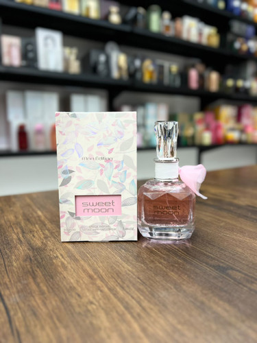 عطر زنانه فرگرانس ورد سوئیت مون (مشابه رایحه ایو سن لورن مون پاریس) - ۱۰۰ میلی